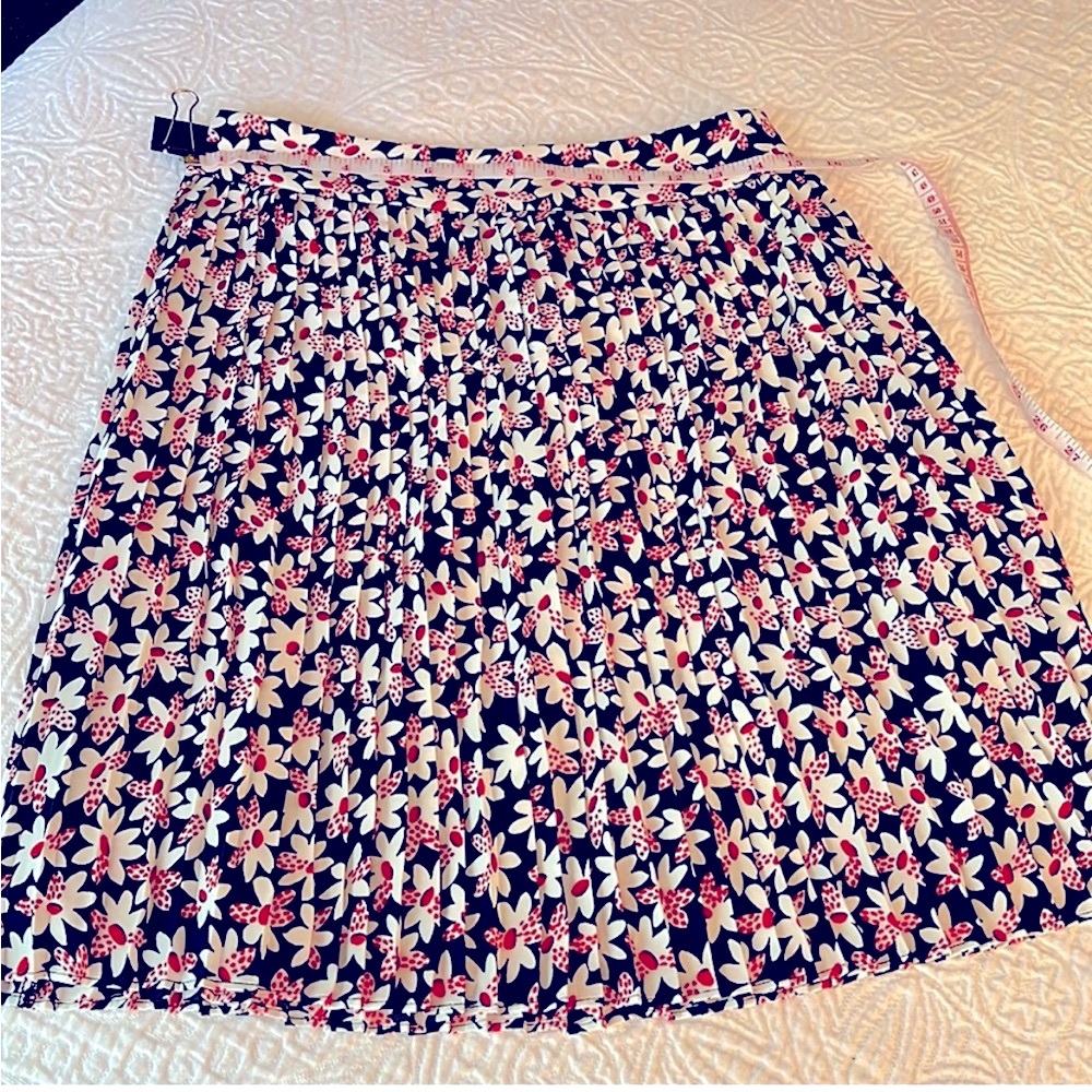 J Crew Floral Pleated Skirt - Red, White & Blue 🌹